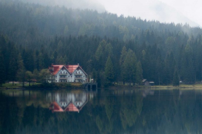 Benefits of Short-Term Business Rentals over Hotels
